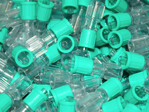 Conectores plásticos fabricados por inyección